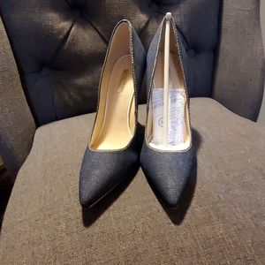 Guess size 9 hi heels